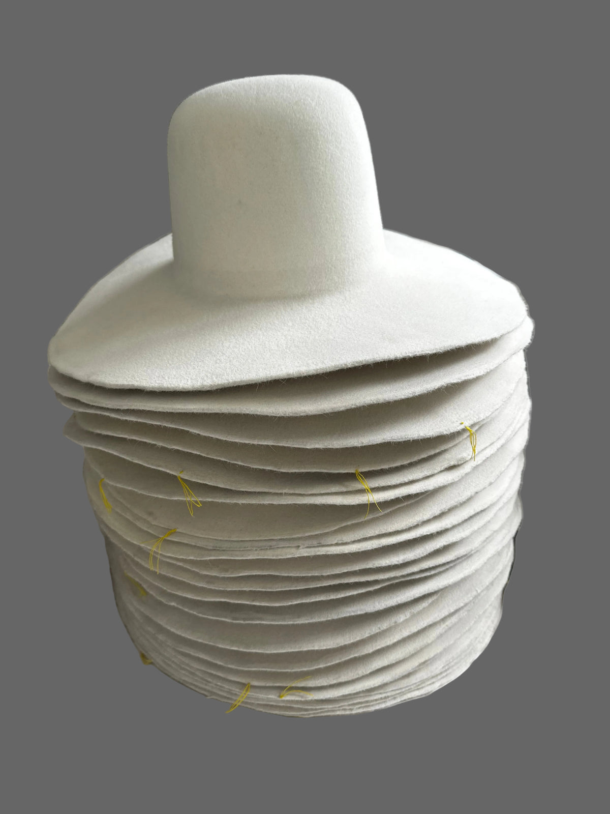 Hat Bodies 100% fur 220 gms - Off white - L/XL