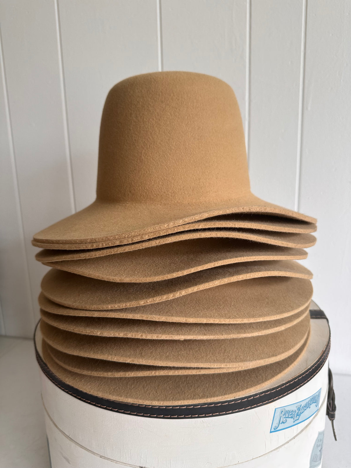 Hat Bodies 100% fur 200 gms - Preblocked - Sand