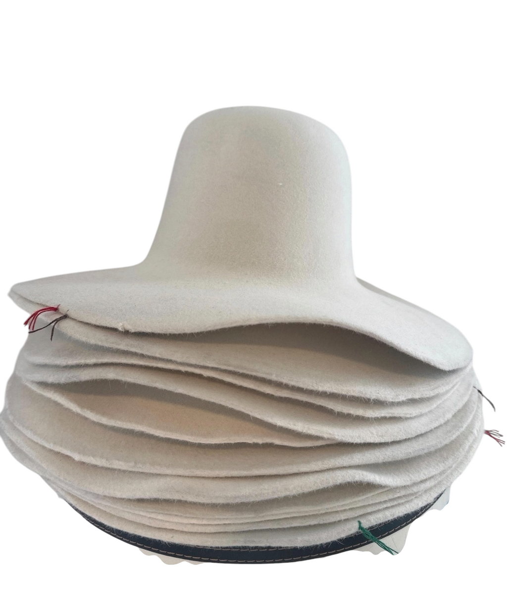 Hat Bodies 100% fur 195 gms - Off white -