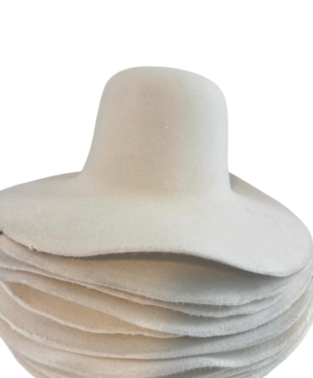 Hat Bodies 100% fur 195 gms - Off white -